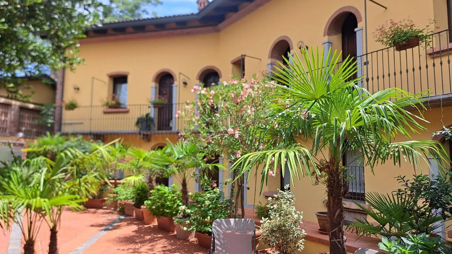 Bilocale Filomena Abbadesse Guest House Milánó Apartman
